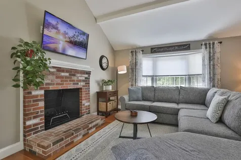 9 Macdonald Drive Nashua NH 03062