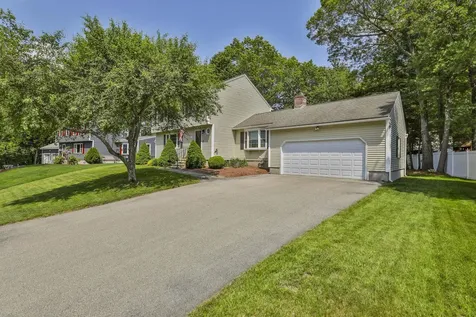 9 Macdonald Drive Nashua NH 03062