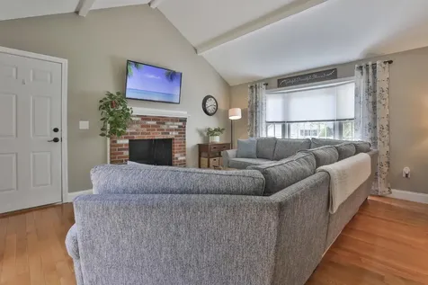 9 Macdonald Drive Nashua NH 03062