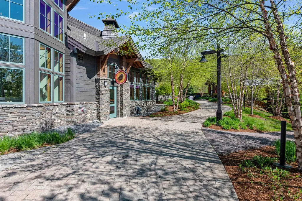 69 Hourglass Drive Stowe VT 05672