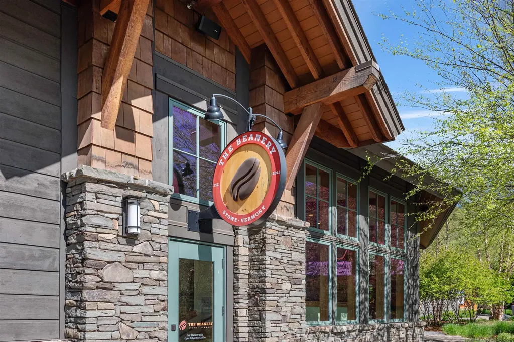 69 Hourglass Drive Stowe VT 05672