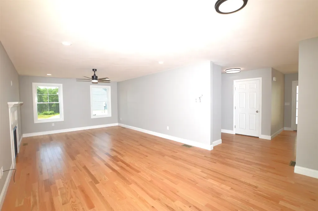 22 Shelburne Lane Concord NH 03301