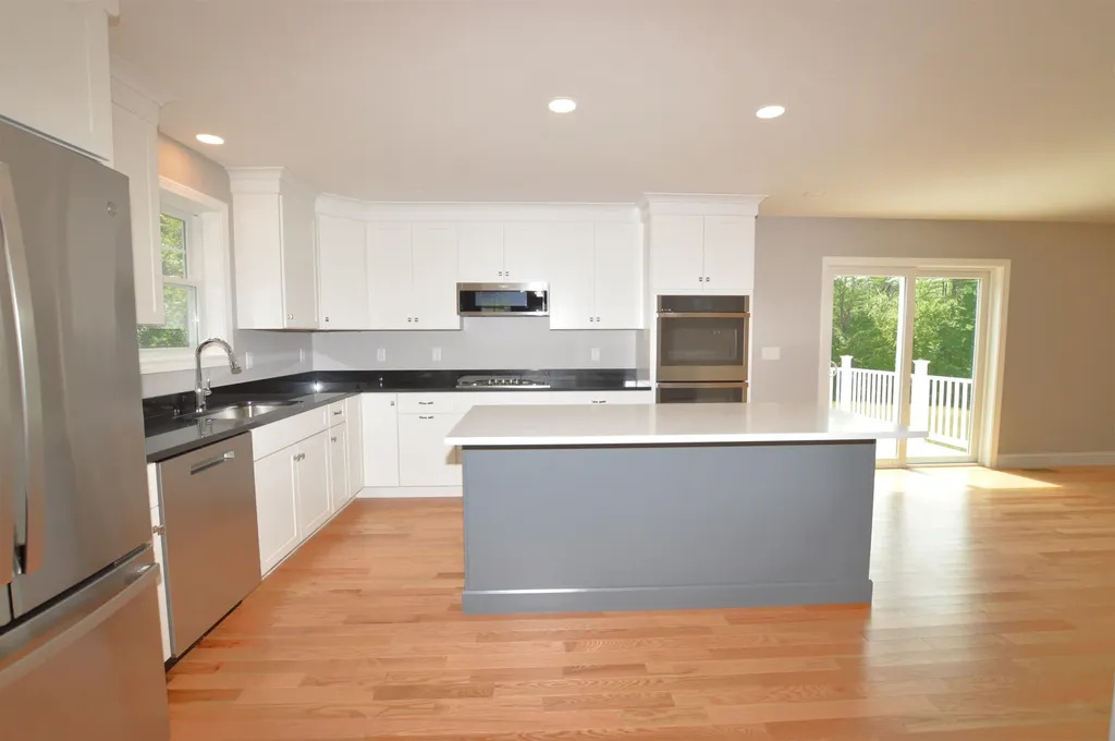 22 Shelburne Lane Concord NH 03301