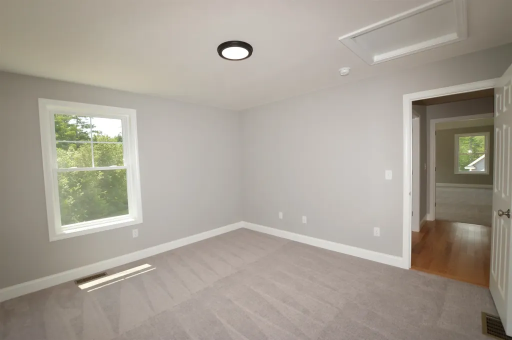 22 Shelburne Lane Concord NH 03301