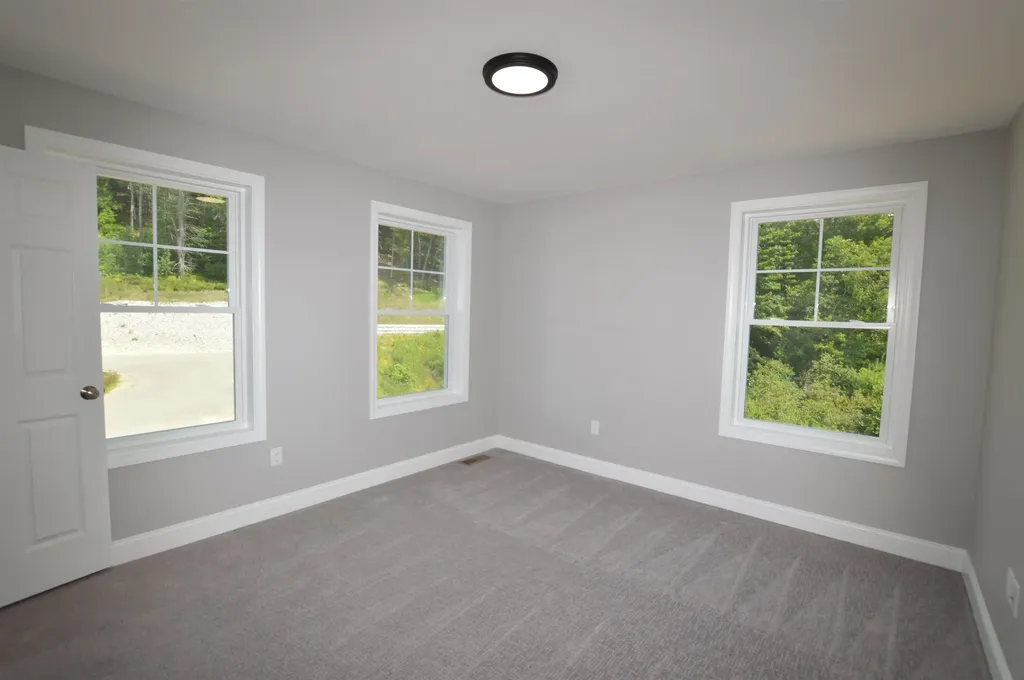 22 Shelburne Lane Concord NH 03301