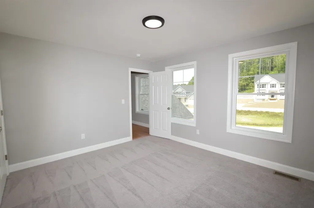 22 Shelburne Lane Concord NH 03301