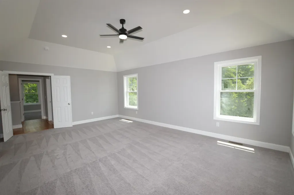 22 Shelburne Lane Concord NH 03301