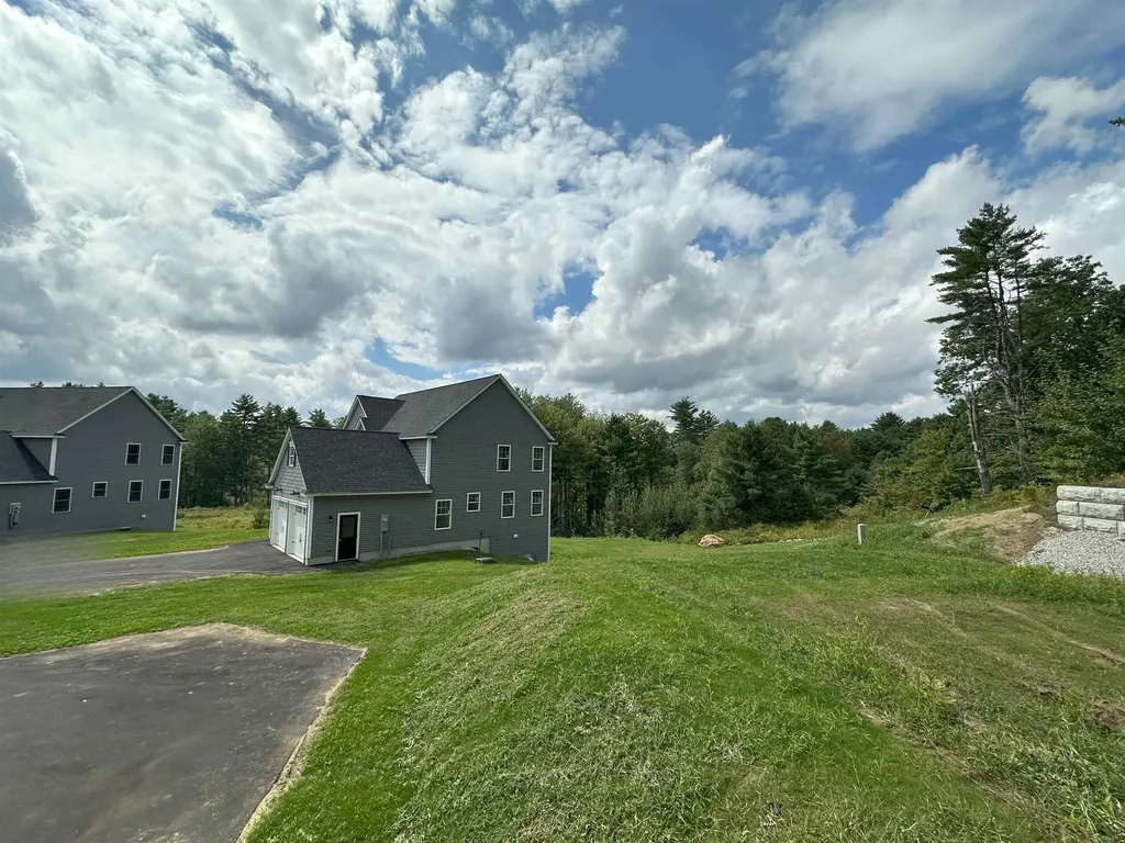 22 Shelburne Lane Concord NH 03301