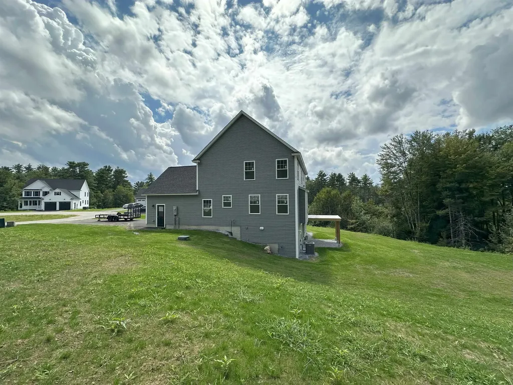 22 Shelburne Lane Concord NH 03301