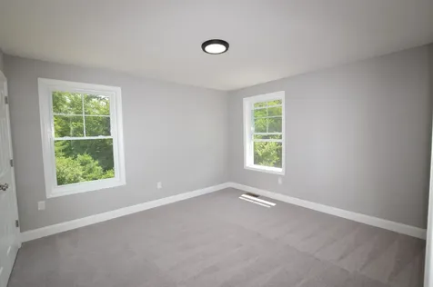 22 Shelburne Lane Concord NH 03301