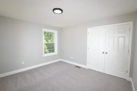 22 Shelburne Lane Concord NH 03301