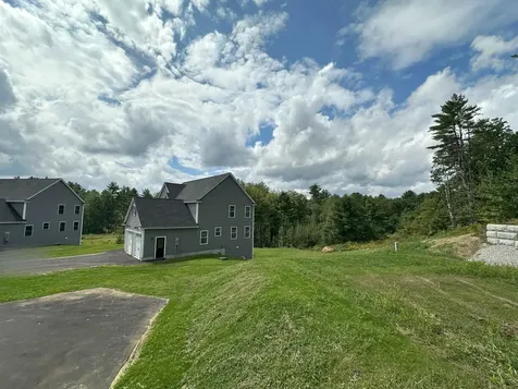 22 Shelburne Lane Concord NH 03301