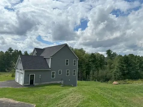 22 Shelburne Lane Concord NH 03301