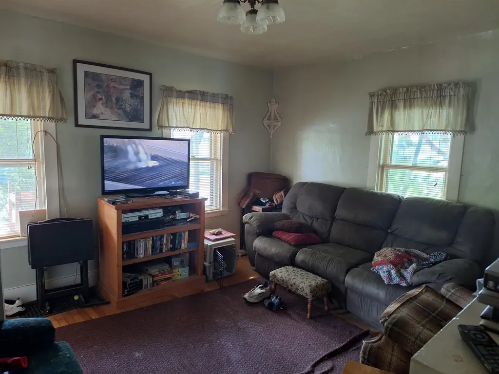 91 Carroll Street Keene NH 03431