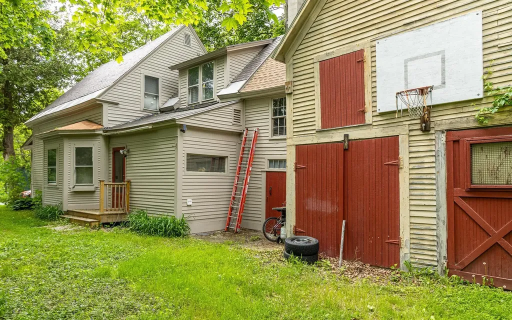 91 Carroll Street Keene NH 03431