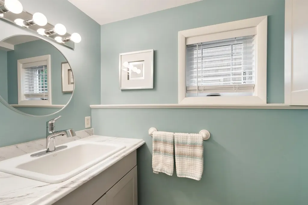 30 Ancient Highway Hampton NH 03842