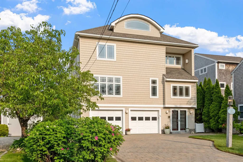 30 Ancient Highway Hampton NH 03842