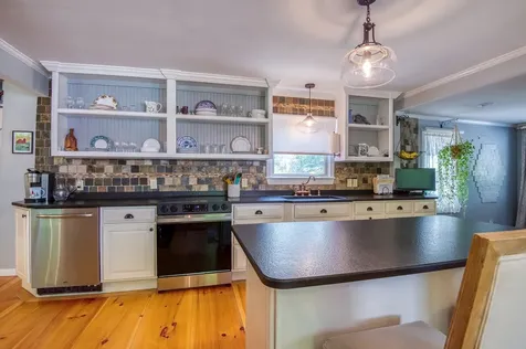 33 Roberts Road Eaton NH 03832