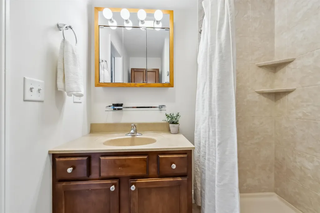67 Leddy Drive Epping NH 03042