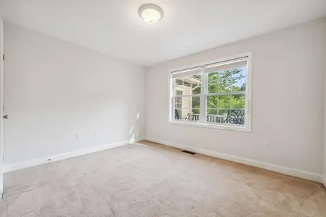 67 Leddy Drive Epping NH 03042