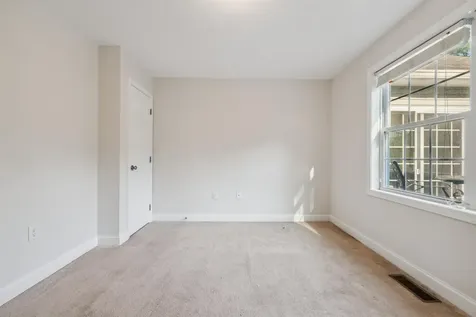 67 Leddy Drive Epping NH 03042