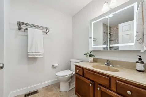 67 Leddy Drive Epping NH 03042