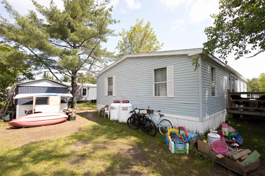 11 Puritan Lane Ossipee NH 03814-6846