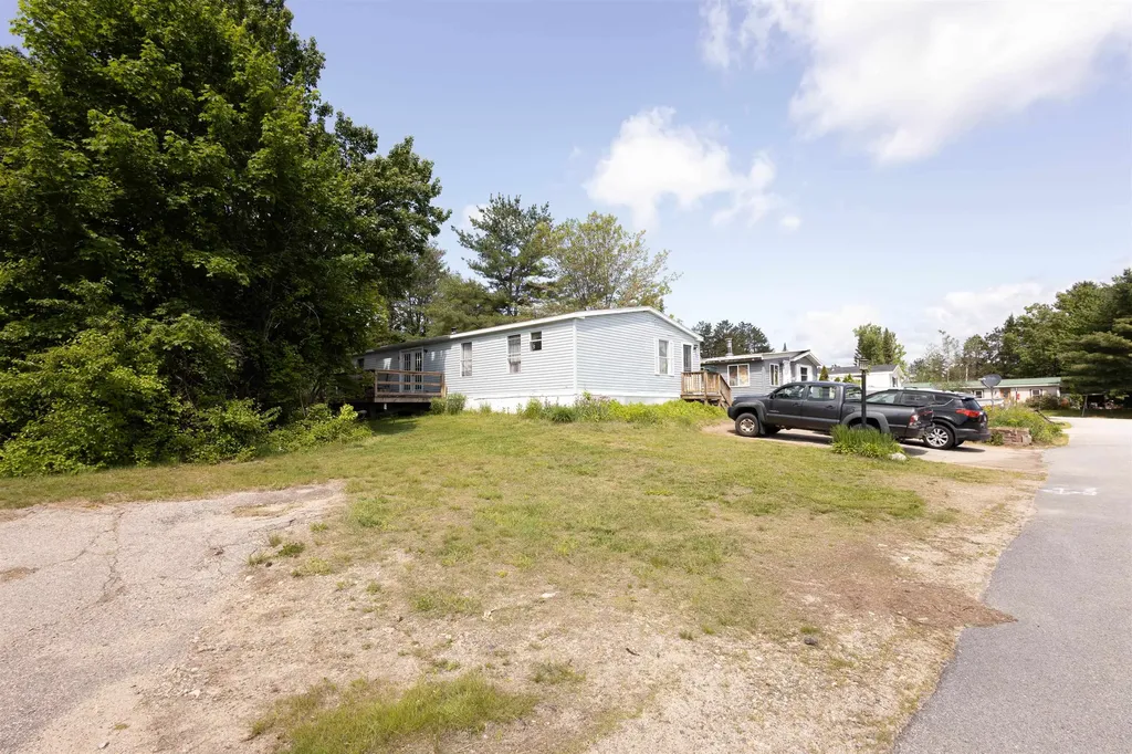 11 Puritan Lane Ossipee NH 03814-6846