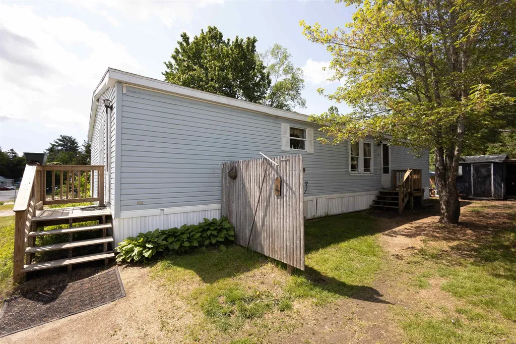 11 Puritan Lane Ossipee NH 03814-6846