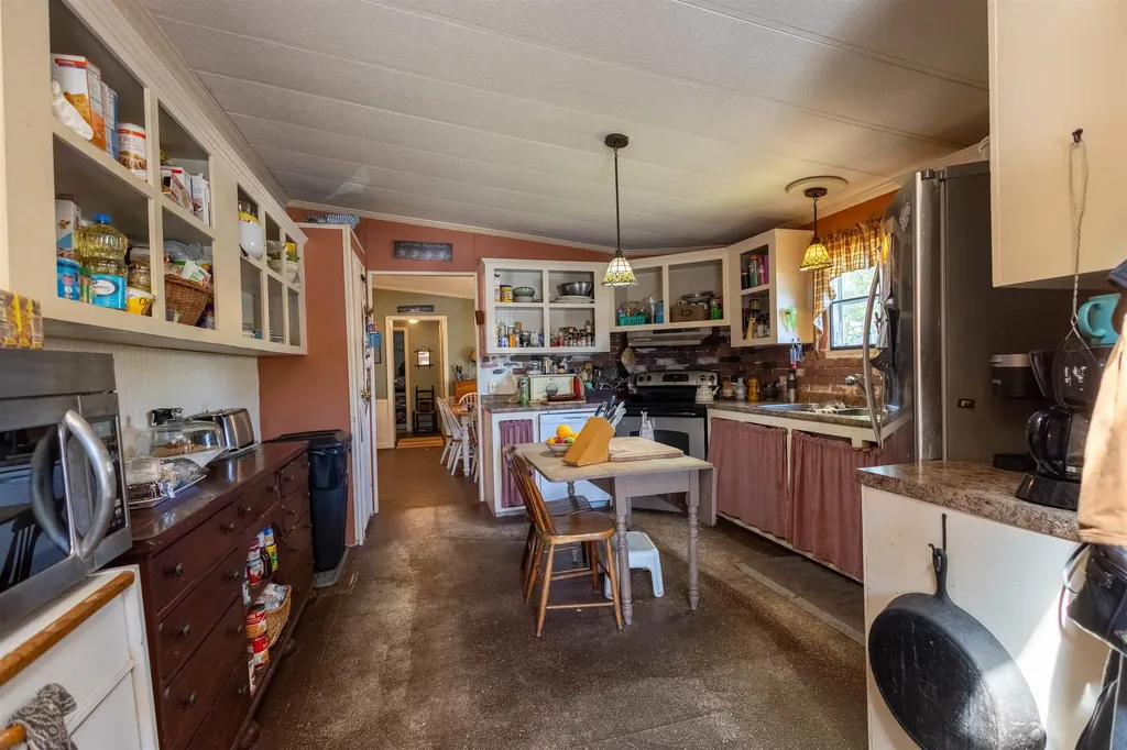 11 Puritan Lane Ossipee NH 03814-6846