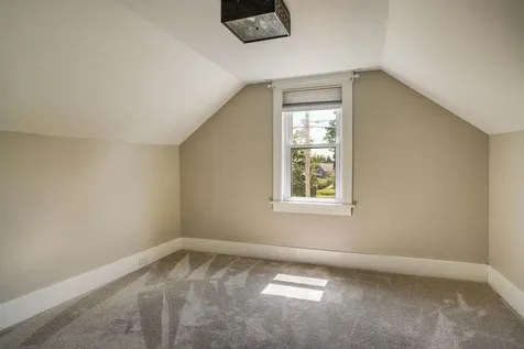 12 Fairview Street Goffstown NH 03102