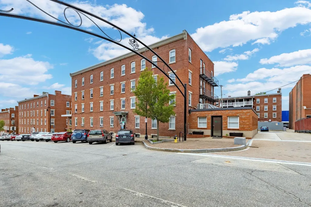 67 Stark Street Manchester NH 03101