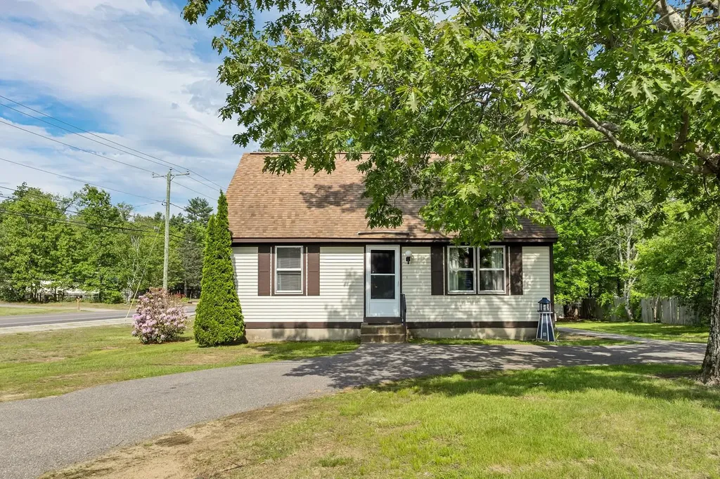 13 Lawndale Avenue Franklin NH 03235