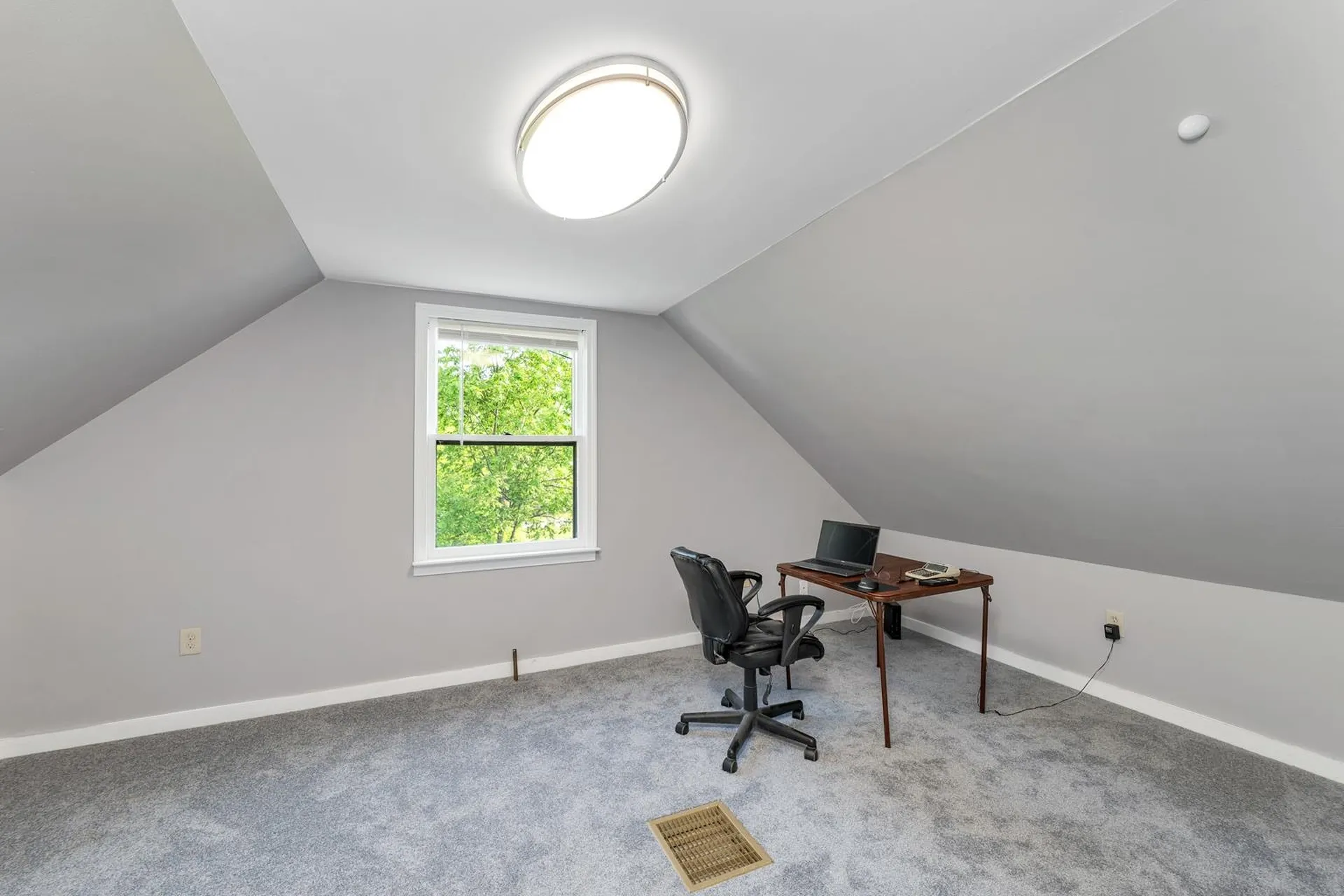 13 Lawndale Avenue Franklin NH 03235
