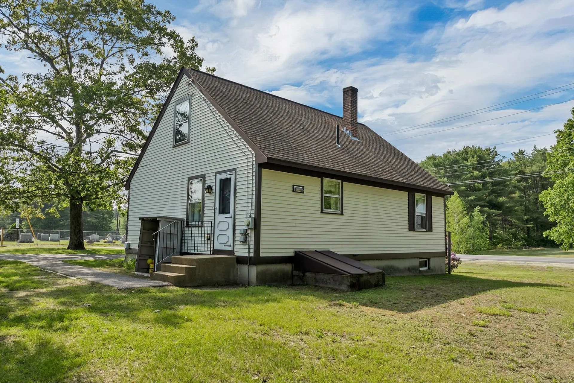 13 Lawndale Avenue Franklin NH 03235