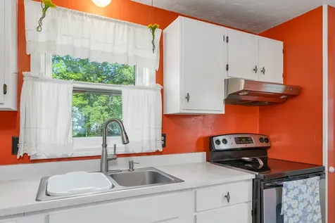 13 Lawndale Avenue Franklin NH 03235