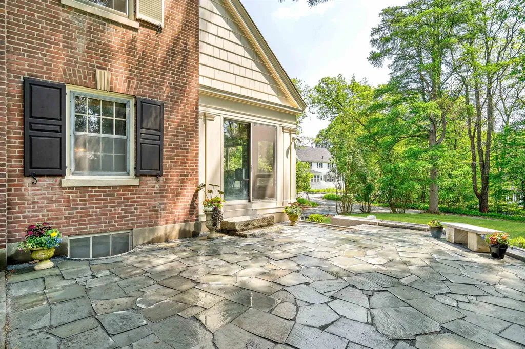 84 South Main Street Hanover NH 03755