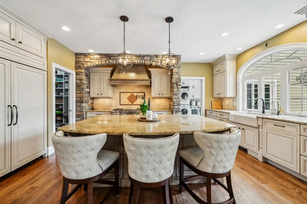 32 Burnham Road Windham NH 03087