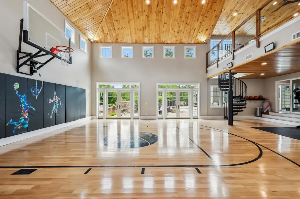 32 Burnham Road Windham NH 03087