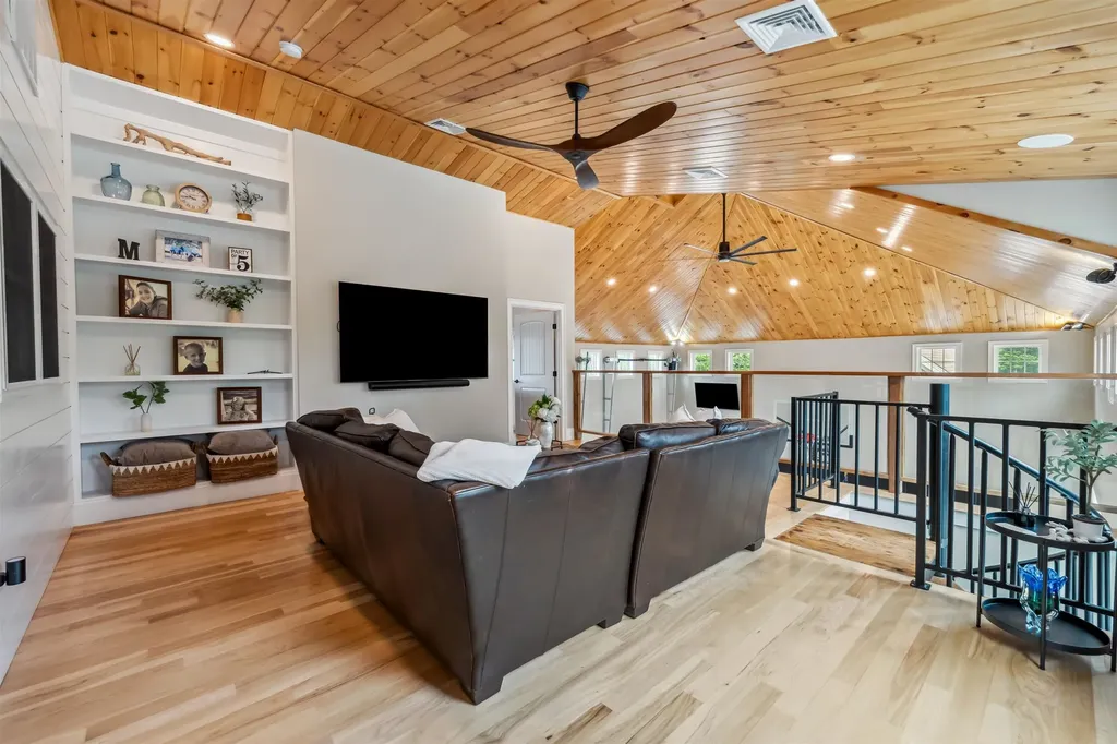 32 Burnham Road Windham NH 03087