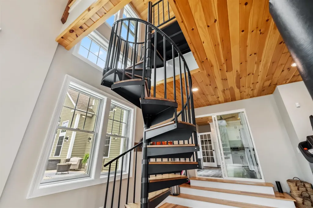 32 Burnham Road Windham NH 03087