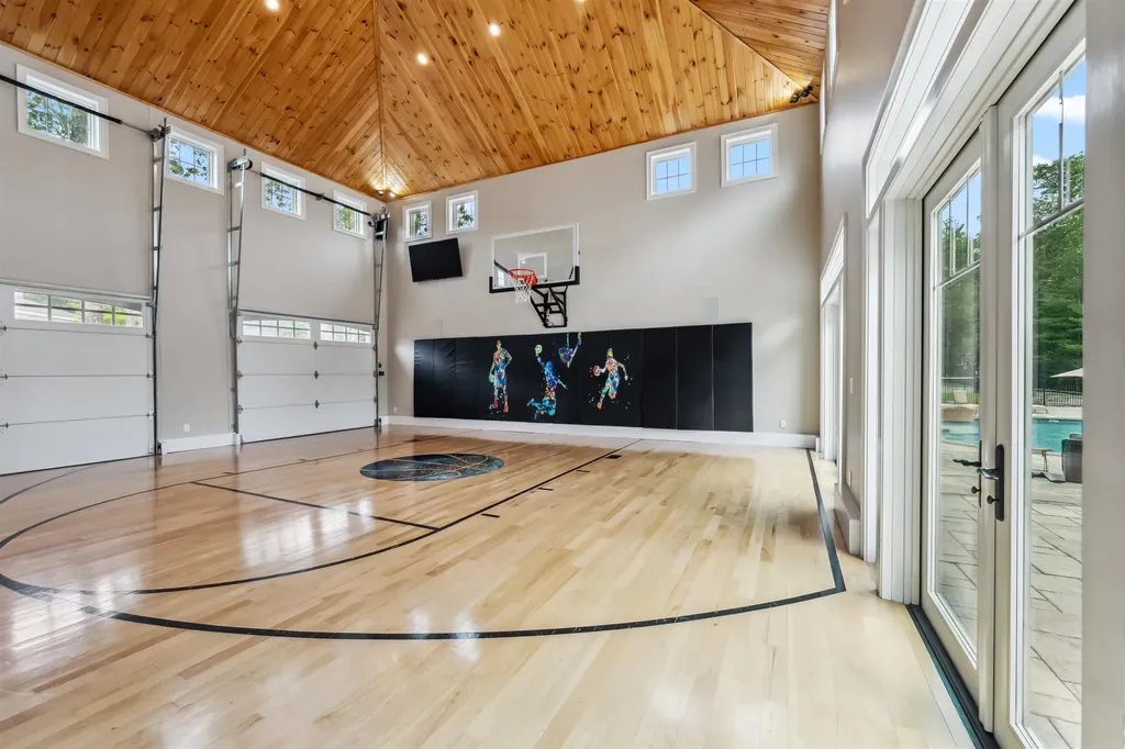 32 Burnham Road Windham NH 03087