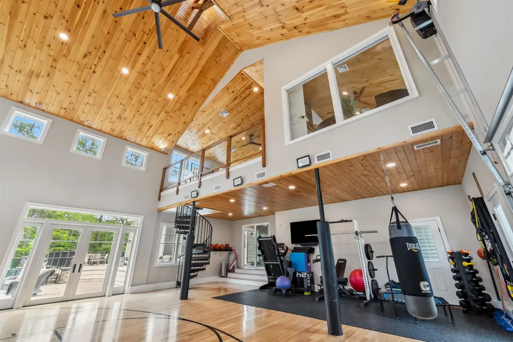 32 Burnham Road Windham NH 03087