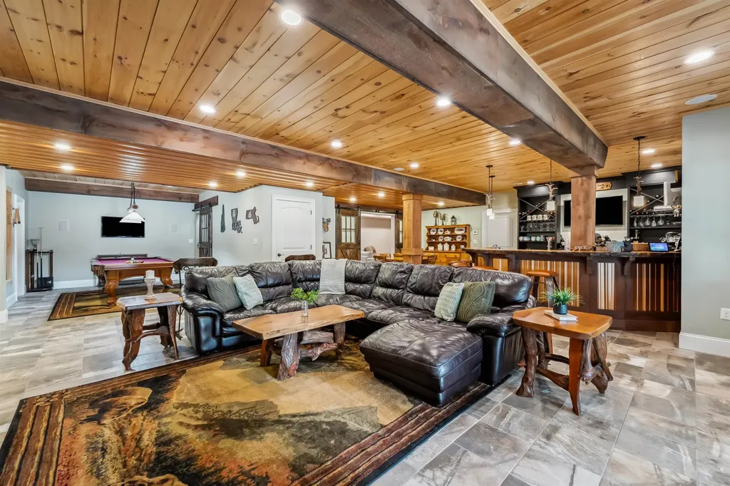 32 Burnham Road Windham NH 03087