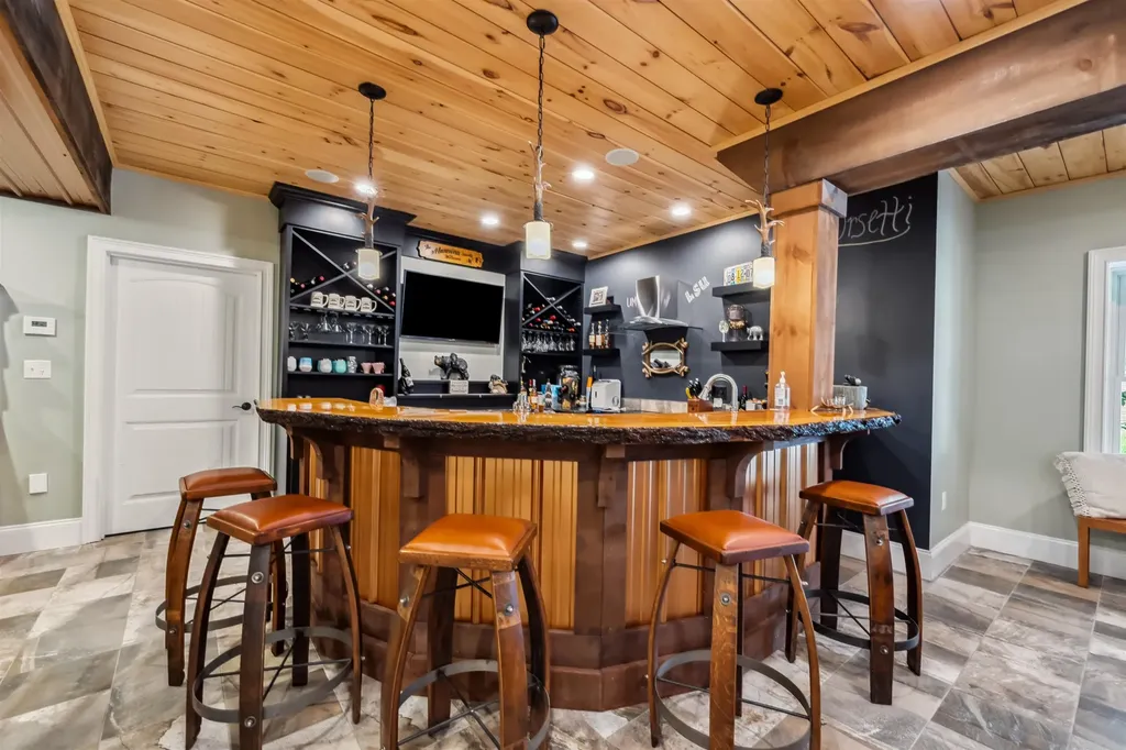 32 Burnham Road Windham NH 03087