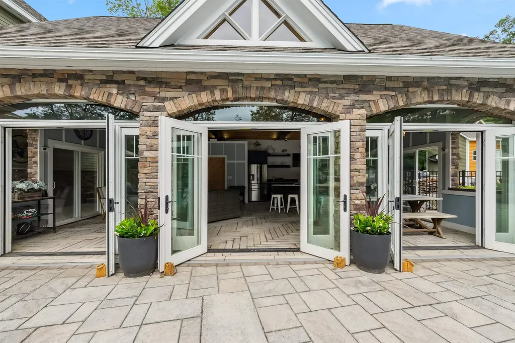 32 Burnham Road Windham NH 03087