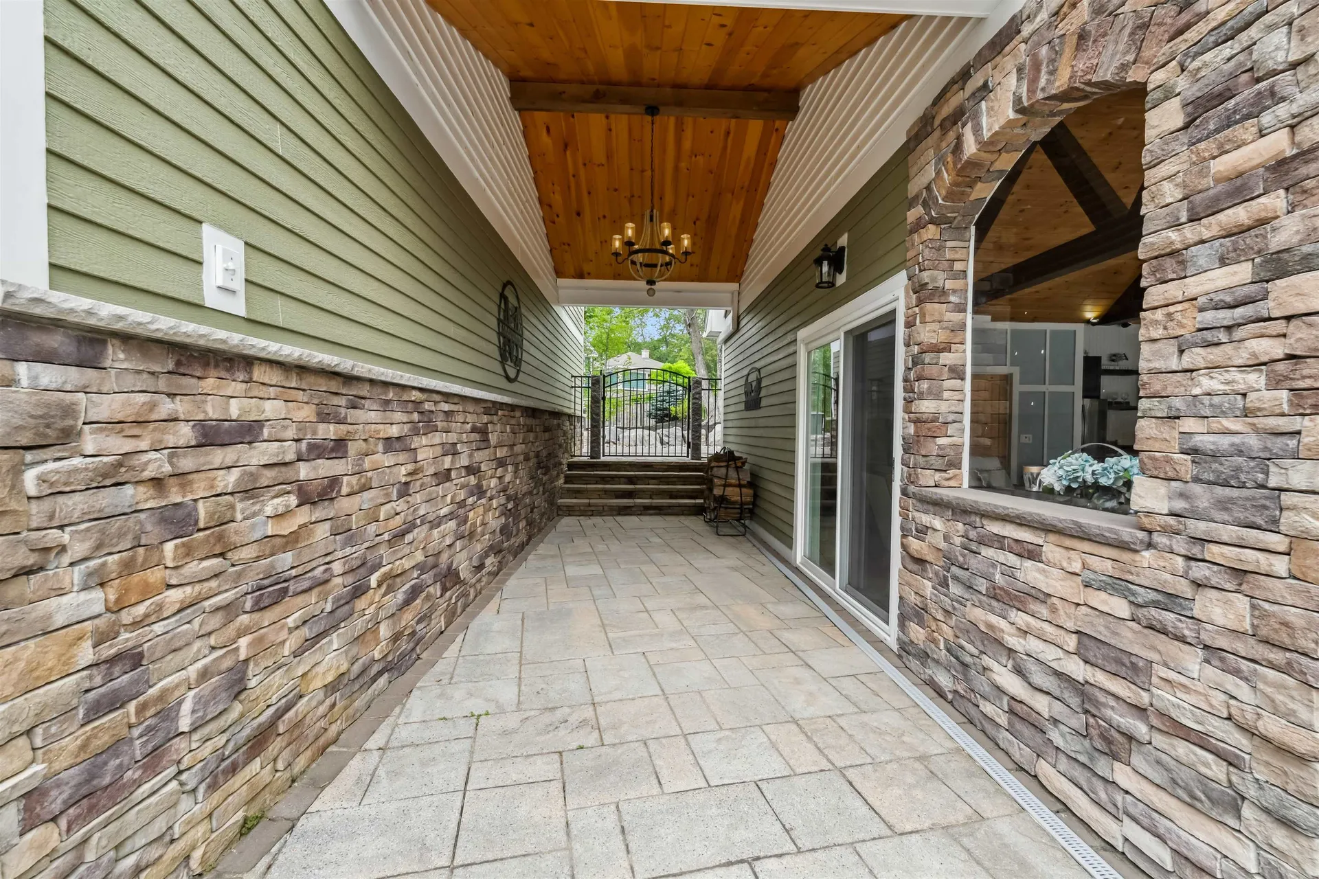 32 Burnham Road Windham NH 03087