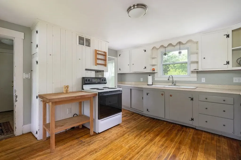 8 Donovan Street Concord NH 03301