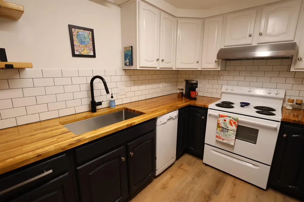 647 Bugbee Street Hartford VT 05001