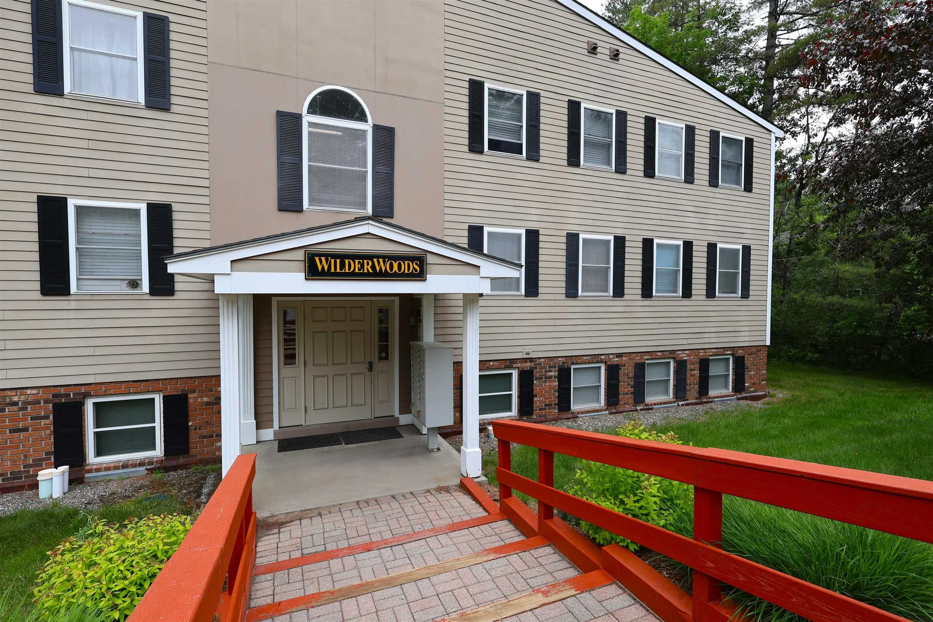 647 Bugbee Street Hartford VT 05001